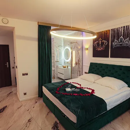 Hanza Tower King & Apartment