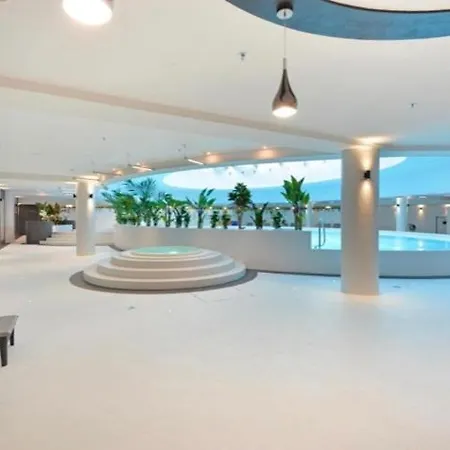 Hanza Tower Bohemia 23 Pool & Jacussi & Sauna Lägenhet *